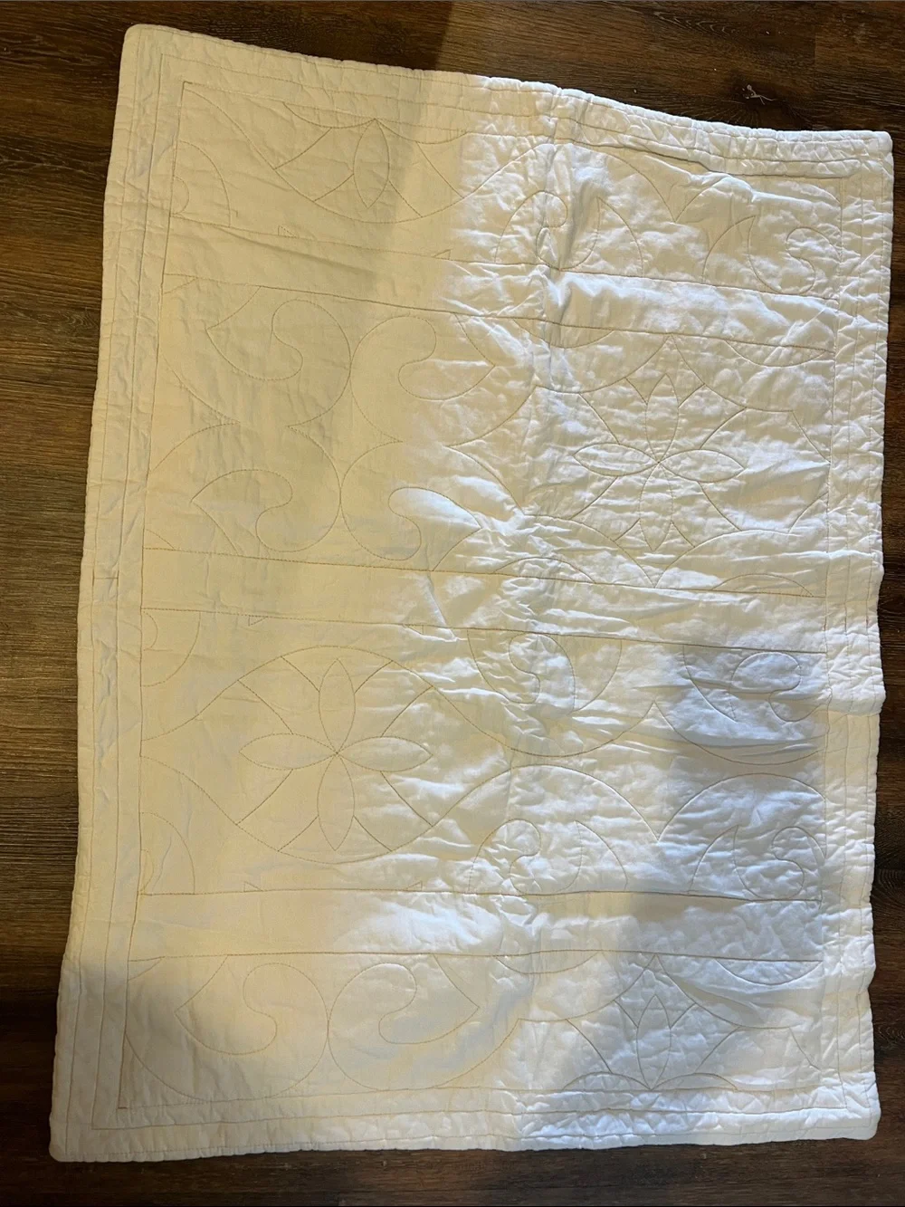 Beautiful Vintage Chariot Wheel quilt with 2- matching shams -queen size